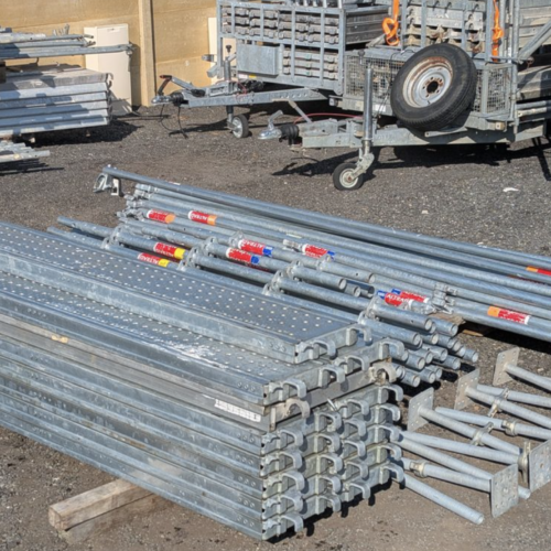 ALTRAD MULTIDIRECTIONNEL -2 Lote completo de 100 m² de andaimes multidirecionais Altrad – usados, em excelente estado.
