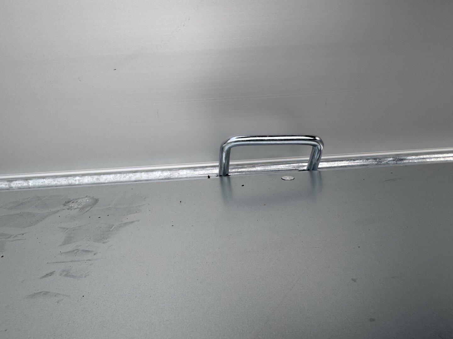 Tacão EDUARD 256 x 150 x 30 cm – peso bruto 1350 kg