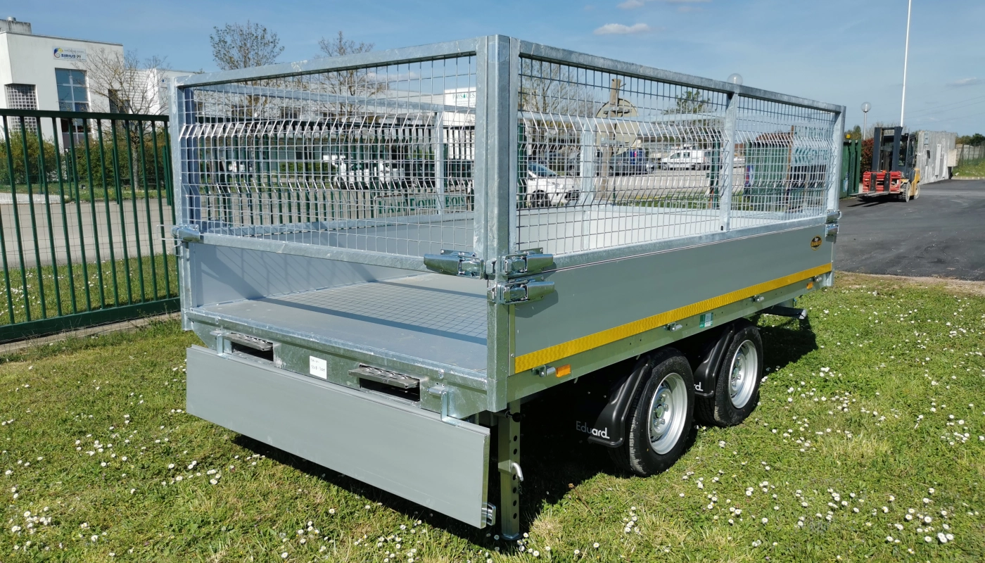 41fdf522bf81f3427e6b22a4084fdd06630beffe.jpeg Plataforma EDUARD 3318 – 330 x 180 x 30 cm – peso bruto 2000 kg