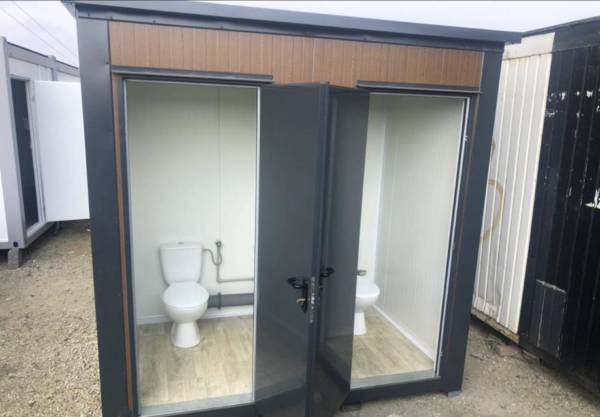 CONTENEUR DOUBLE SANITAIRE-2 Contenedor sanitario doble – 2 inodoros / Inodoro + urinario
