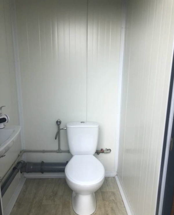 CONTENEUR DOUBLE SANITAIRE-4 Contenedor sanitario doble – 2 inodoros / Inodoro + urinario
