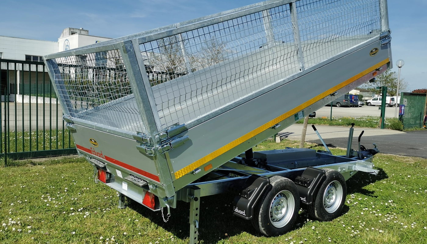 e1228c315f3fb77e13c474332efbe634267c98e1.jpeg Plataforma EDUARD 3318 – 330 x 180 x 30 cm – peso bruto 2000 kg