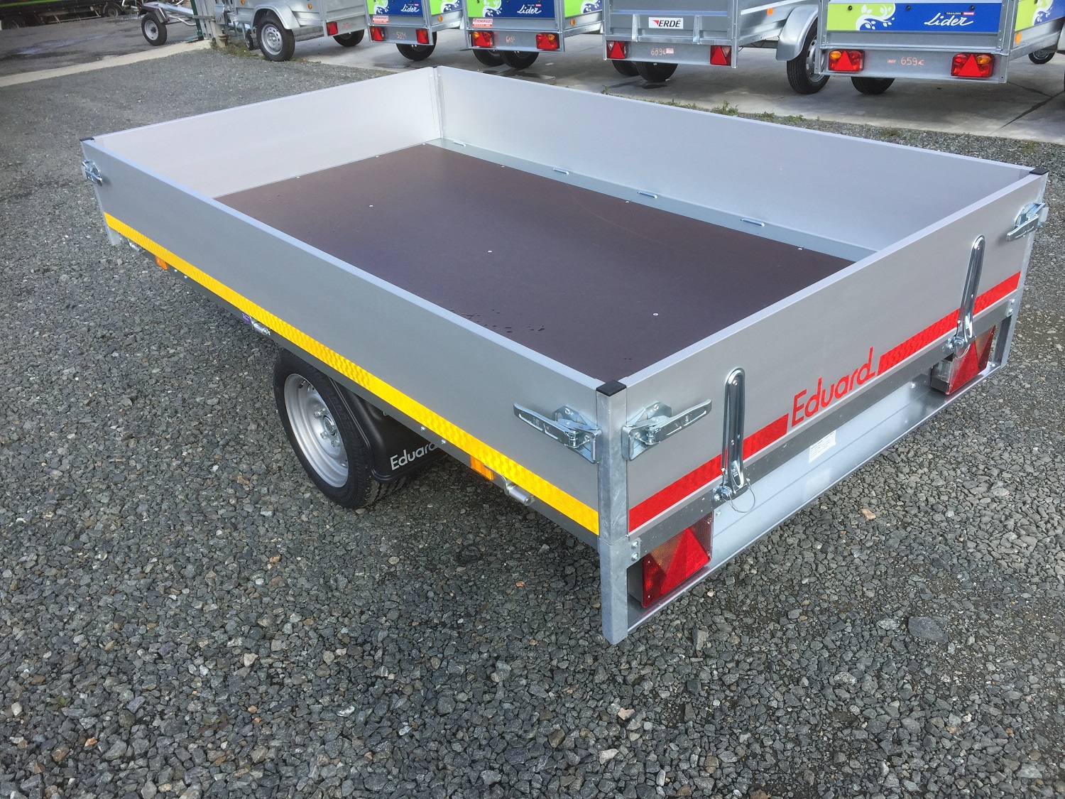 eduard-2514-plateau-49-remorques-cholet-roues-dessous-ridelles-alu-1 (1) Reboque de plataforma EDUARD 2514