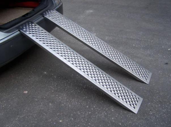photo-remorque-tournier-rampes-rampes-de-chargement-en-alu-1m50x0m20-capacite-400kg-paire_7309_1 Rampas de carregamento em alumínio